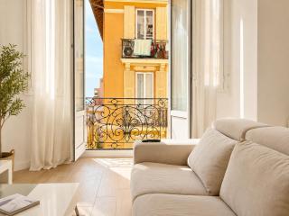 Spacious & Stylish 3 bedroom Near Monaco - 3