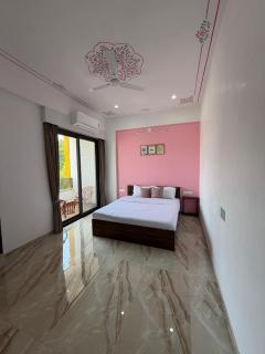 Rani Mahal - 2BHK Heritage Style Suite - 8