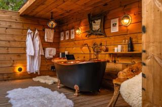 Historic Cambridgeshire Cottage Retreat with Hot Tub - 7