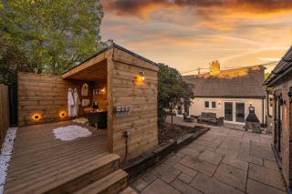 Historic Cambridgeshire Cottage Retreat with Hot Tub - 0