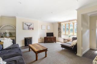 Charming Cottage Sleeps 7 - 3