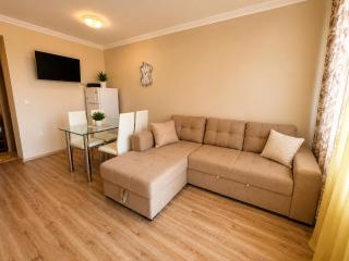 Albena Hills | 2BR, Pool & Garden Views - 6