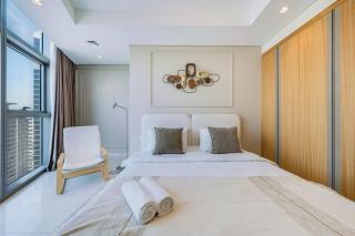 7mins to Dubai Mall with Infinity Pool and Gym - 8
