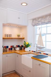 3 Bedroom Coastguard Cottage near Salcombe, Hope Cove - 3