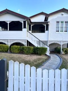 Gorgeous Arthouse Queenslander In Ipswich - 6