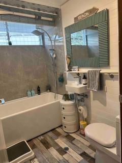 Roseys Beach House - 3 mins to Second Valley Beach - 2