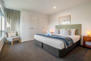 The Gold Rise - Two Living Areas - Lake Views - 6