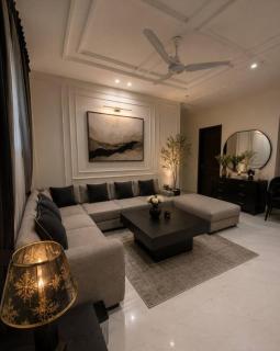 Luxury 2 Bed Faisalabad Wifi AC Family Friendly - 0