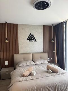 Lake View Apartment - 3