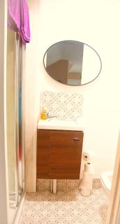 Studio 1 Main St Carrick - 20 steps from everything - 4