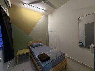 Saujana S2 Height Happy Guest House - 1