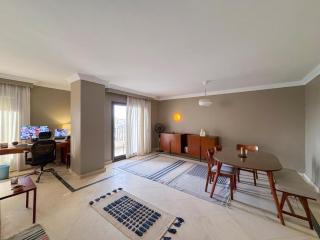 Spacious private air-conditioned bright room Maadi - 5