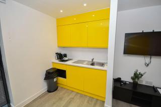 Spacious & Bright Studio in Central Sheffield - 8