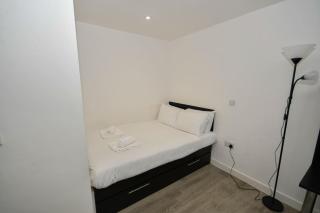 Spacious & Bright Studio in Central Sheffield - 7