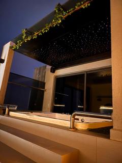 Starry-Starry Night Seaview Jacuzzi - 1