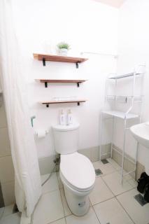 4-Pax Tagaytay Studio with Pool and Parking Option - 2