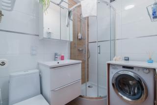 Cozy 2rm Apartment with 2xWorkspace - 5