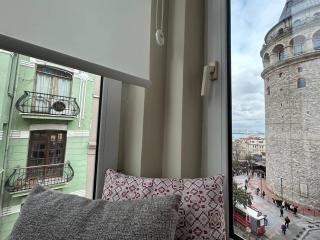 Just on Galata Tower Square - Amazing view - 2BR - 5