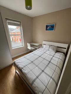 Stylish Red Brick Detached House nr Dublin City Centre - 8