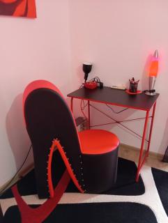 Red&Black Apartment - romantic getaway for couples - 3