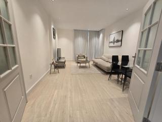 2 Bed room Apartment Luxurious - Abu Dhabi - 8