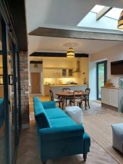 Spacious and Stylish Conversion for 4 people - 0