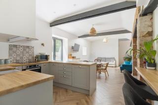Spacious and Stylish Conversion for 4 people - 7