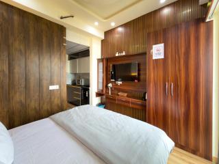 Studio Near Expo Mart - 7