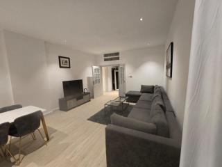 2bedrooms flat with balcony - 0