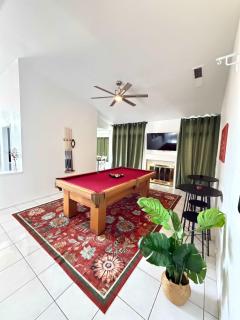 Renovated 4 Bedroom House Pool & BBQ near Strip - 3