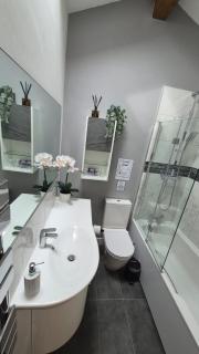 The Paddocks, Luxury Barn Retreat, Wolseley Bridge, Cannock Chase, Staffordshire - 5