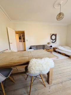 Near beach & metro - perfect for friends & family - 6