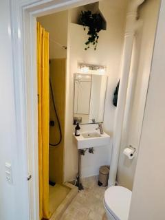 Near beach & metro - perfect for friends & family - 1