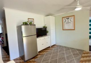 The Harbour Luxe Apartments - 9