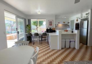 The Harbour Luxe Apartments - 6