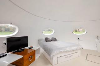The UFO - The UK's Most Unique Tiny Home - 8