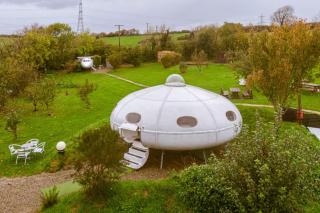 The UFO - The UK's Most Unique Tiny Home - 5