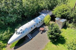 Howard Hughes Vintage Private Jet Stay - 7