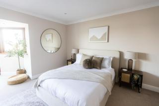 Preseli Heights Luxury Indoor Pool House with Cinema & Bar - 5