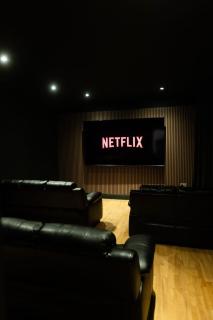Preseli Heights Luxury Indoor Pool House with Cinema & Bar - 4