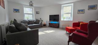 Marine Cottage, family & pet friendly, relaxing & spacious, where the sun, sea and sand meets walks and adventure in Barmouth - 8