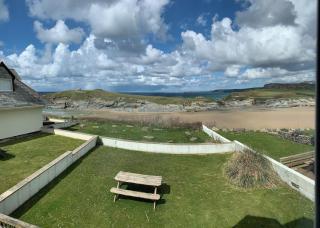 Clifftop Cottage - walk to Lusty Glaze and Porth beaches - 1