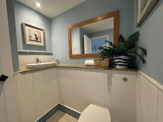 Clifftop Cottage - walk to Lusty Glaze and Porth beaches - 7