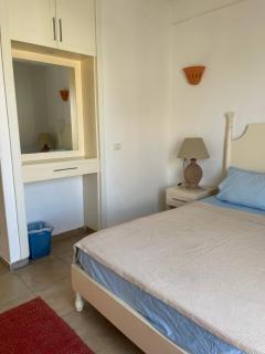 Cozy city chalet, walking distance to everything - 6