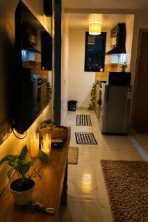 Purple Stays 1BHK Luxurious Cozy - 9