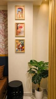 Purple Stays 1BHK Luxurious Cozy - 1