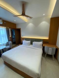 Hotel Rishikanya Grand - 4