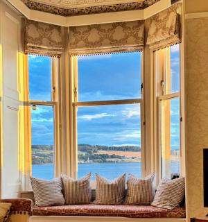 Villa by the Sea - 6