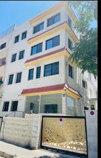 Ensuite Room Near Khalidi Hospital - 3