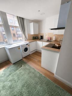 Spacious Cardiff Bay Apartment - 5
